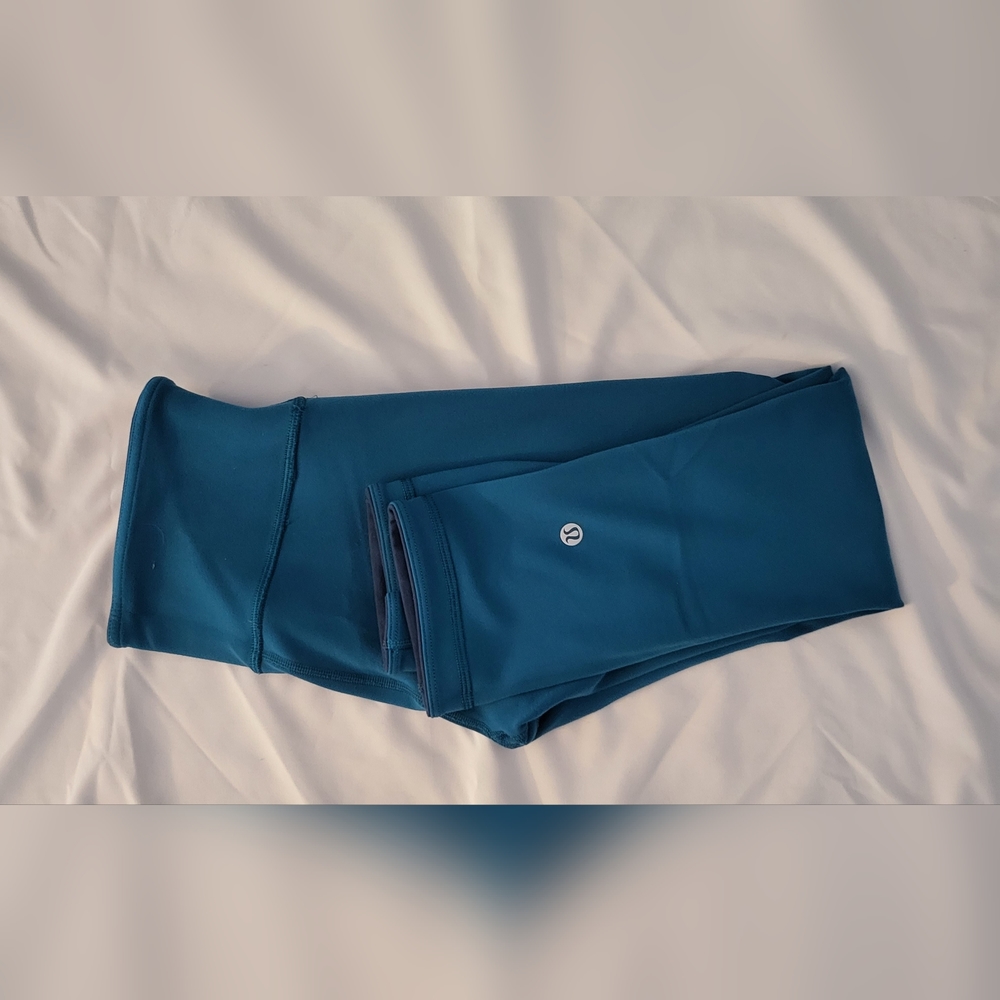REVERSIBLE Lululemon Legging (size 4)